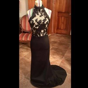 Backless halter prom dress size SM